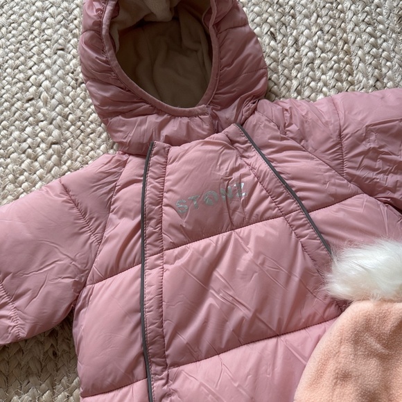 STONZ Bundle 18-24M - 2-in-1 Snow Suit, Puffer Booties, and Fleece Hat for Baby - Picture 2 of 10